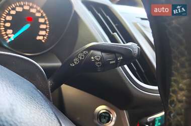 Внедорожник / Кроссовер Ford Kuga 2015 в 