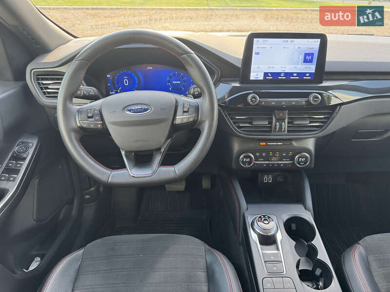 Внедорожник / Кроссовер Ford Kuga 2021 в Киеве