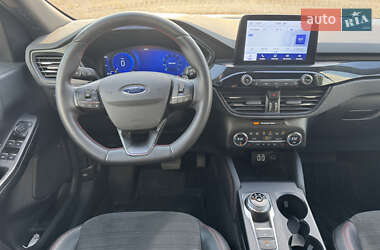 Внедорожник / Кроссовер Ford Kuga 2021 в 