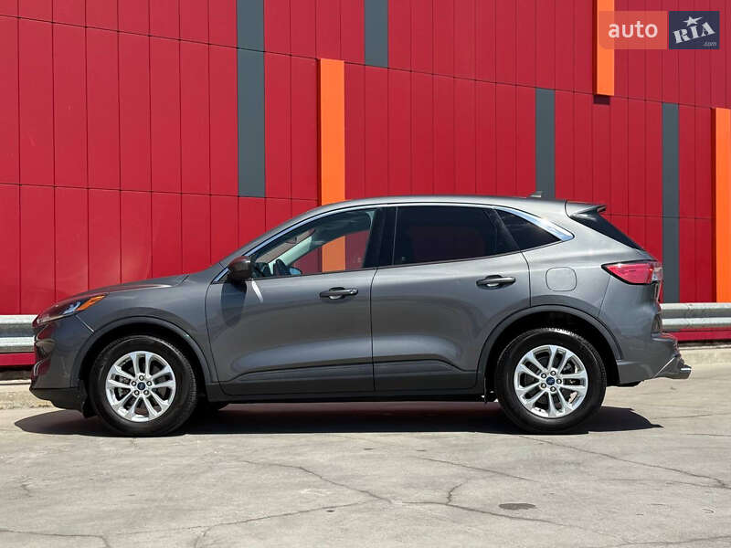 Внедорожник / Кроссовер Ford Kuga 2021 в Киеве