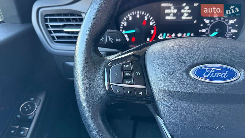 Внедорожник / Кроссовер Ford Kuga 2021 в Киеве