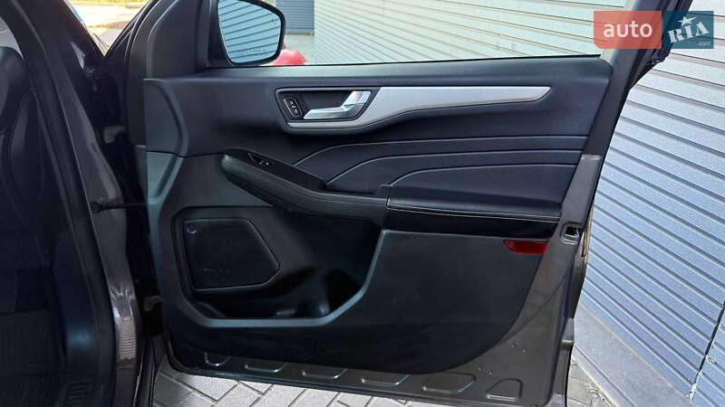 Внедорожник / Кроссовер Ford Kuga 2021 в Киеве