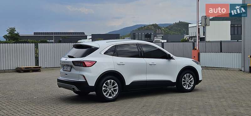 Внедорожник / Кроссовер Ford Kuga 2020 в Мукачево