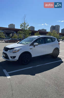 Внедорожник / Кроссовер Ford Kuga 2011 в 