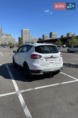 Внедорожник / Кроссовер Ford Kuga 2011 в 