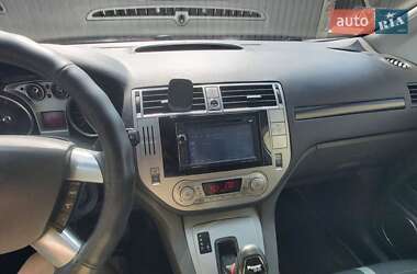 Внедорожник / Кроссовер Ford Kuga 2011 в 