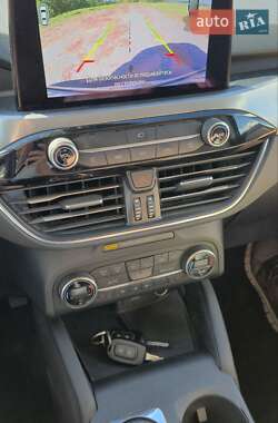 Внедорожник / Кроссовер Ford Kuga 2020 в 