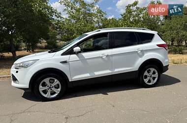 Внедорожник / Кроссовер Ford Kuga 2016 в 