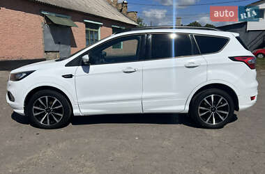 Внедорожник / Кроссовер Ford Kuga 2019 в Нововолынске