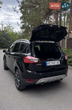 Внедорожник / Кроссовер Ford Kuga 2011 в 