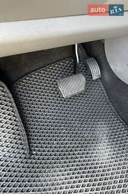Внедорожник / Кроссовер Ford Kuga 2011 в 