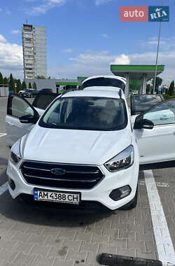 Внедорожник / Кроссовер Ford Kuga 2017 в Житомире