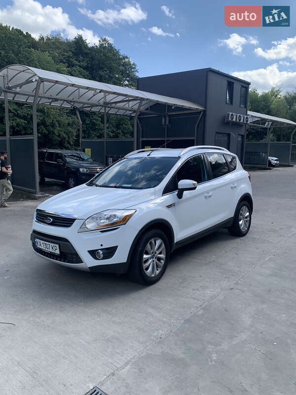 Внедорожник / Кроссовер Ford Kuga 2010 в 