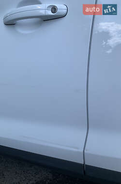 Внедорожник / Кроссовер Ford Kuga 2010 в 