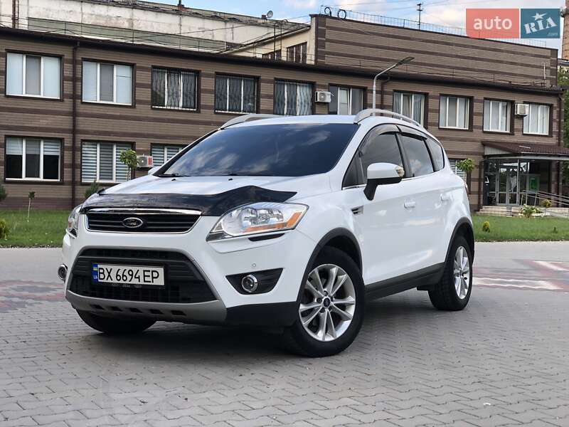 Внедорожник / Кроссовер Ford Kuga 2013 в 