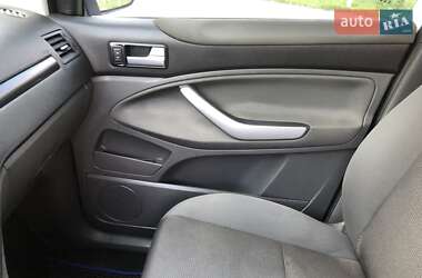 Внедорожник / Кроссовер Ford Kuga 2013 в 