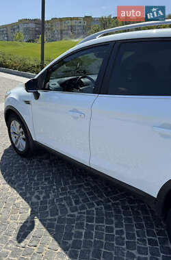 Внедорожник / Кроссовер Ford Kuga 2011 в 