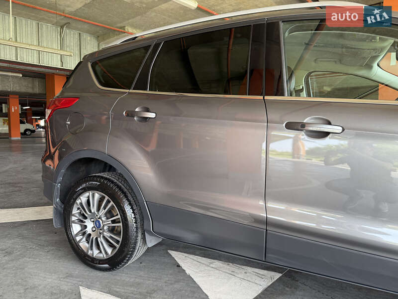 Внедорожник / Кроссовер Ford Kuga 2013 в Львове