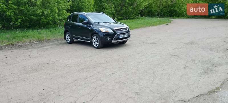 Внедорожник / Кроссовер Ford Kuga 2012 в Мене