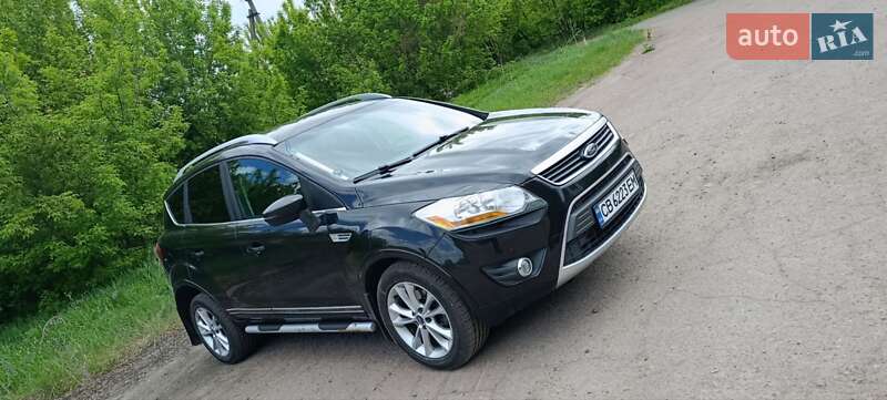 Внедорожник / Кроссовер Ford Kuga 2012 в Мене