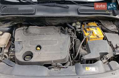 Внедорожник / Кроссовер Ford Kuga 2012 в 