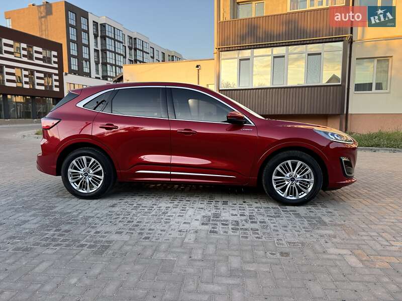 Позашляховик / Кросовер Ford Kuga 2020 в Києві