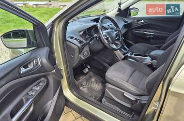 Внедорожник / Кроссовер Ford Kuga 2013 в 