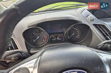 Внедорожник / Кроссовер Ford Kuga 2013 в 