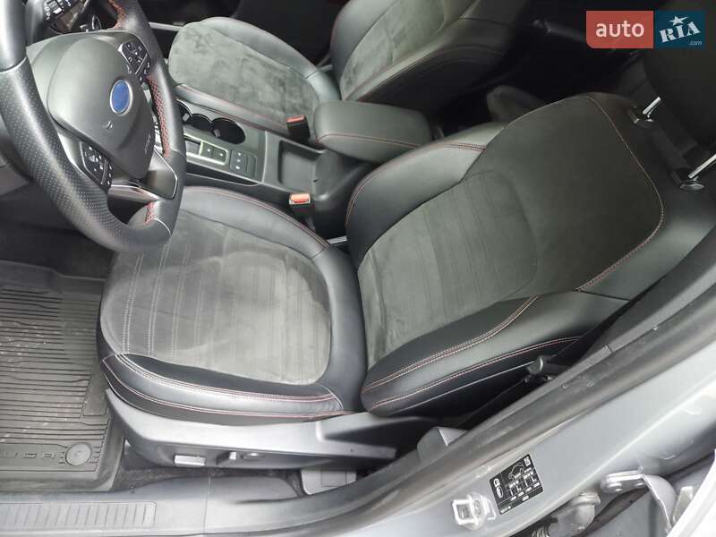 Внедорожник / Кроссовер Ford Kuga 2021 в Киеве