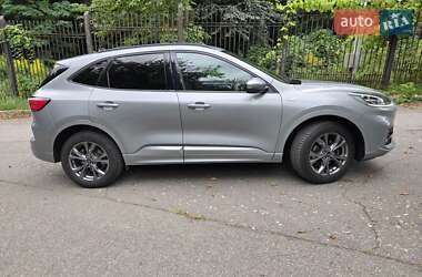 Позашляховик / Кросовер Ford Kuga 2021 в Києві