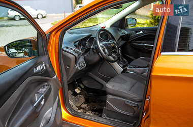 Внедорожник / Кроссовер Ford Kuga 2015 в 