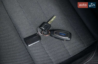 Внедорожник / Кроссовер Ford Kuga 2015 в 