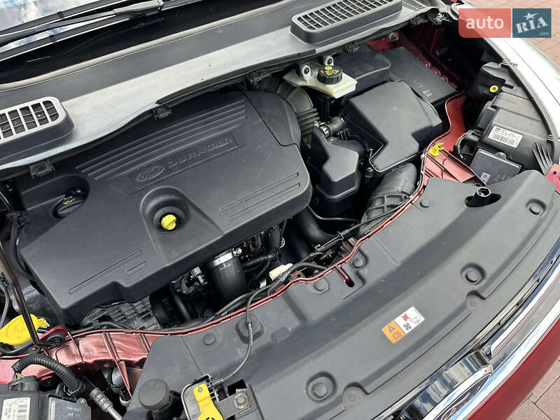 Внедорожник / Кроссовер Ford Kuga 2015 в Ровно