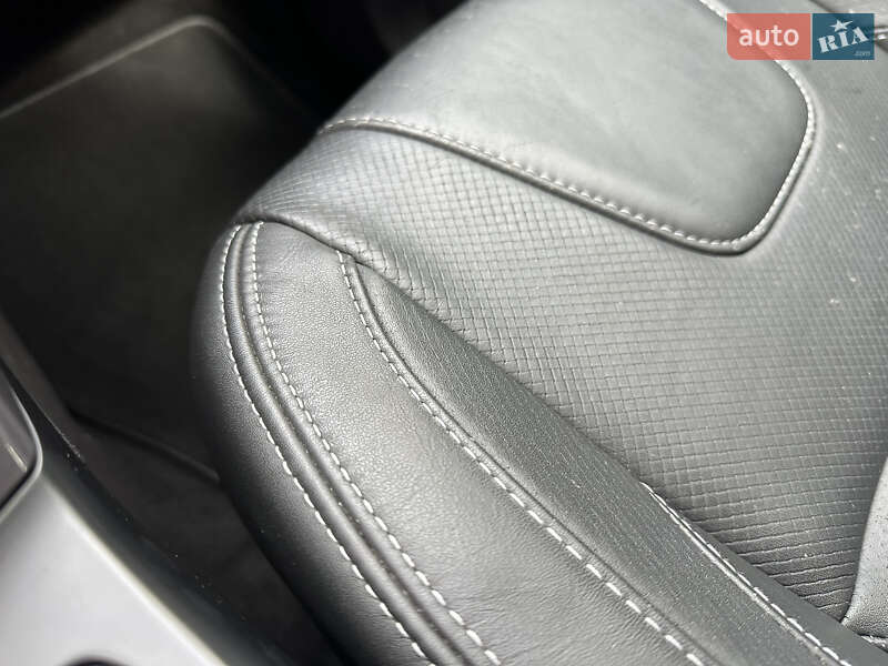 Внедорожник / Кроссовер Ford Kuga 2015 в Ровно