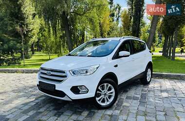Внедорожник / Кроссовер Ford Kuga 2019 в 