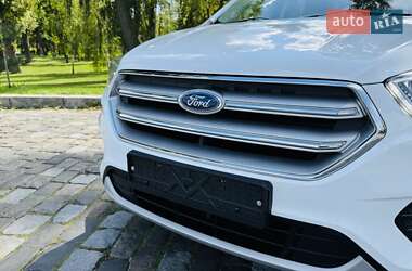 Внедорожник / Кроссовер Ford Kuga 2019 в 