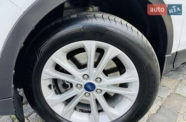 Внедорожник / Кроссовер Ford Kuga 2019 в 