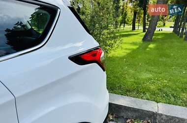 Внедорожник / Кроссовер Ford Kuga 2019 в 