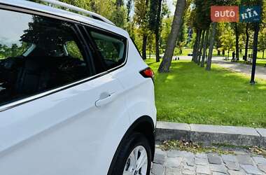 Внедорожник / Кроссовер Ford Kuga 2019 в 