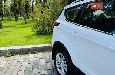 Внедорожник / Кроссовер Ford Kuga 2019 в 