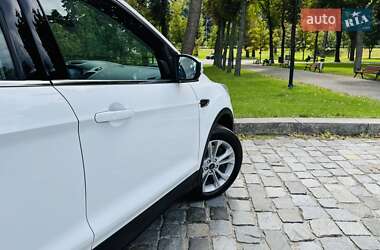 Внедорожник / Кроссовер Ford Kuga 2019 в 
