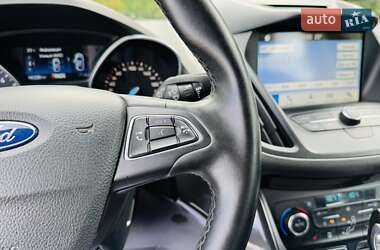 Внедорожник / Кроссовер Ford Kuga 2019 в 