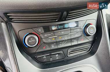Внедорожник / Кроссовер Ford Kuga 2019 в 