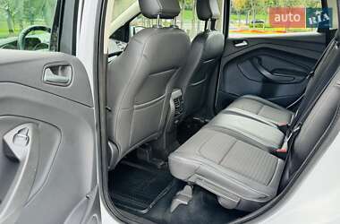 Внедорожник / Кроссовер Ford Kuga 2019 в 