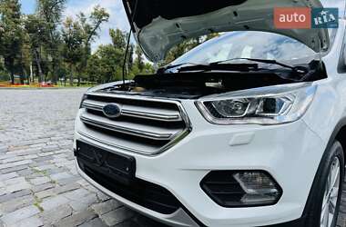 Внедорожник / Кроссовер Ford Kuga 2019 в 