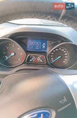 Внедорожник / Кроссовер Ford Kuga 2016 в 