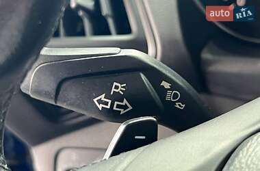 Внедорожник / Кроссовер Ford Kuga 2017 в 