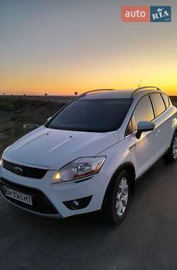Внедорожник / Кроссовер Ford Kuga 2012 в 