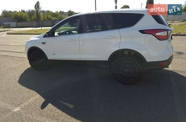 Внедорожник / Кроссовер Ford Kuga 2017 в 