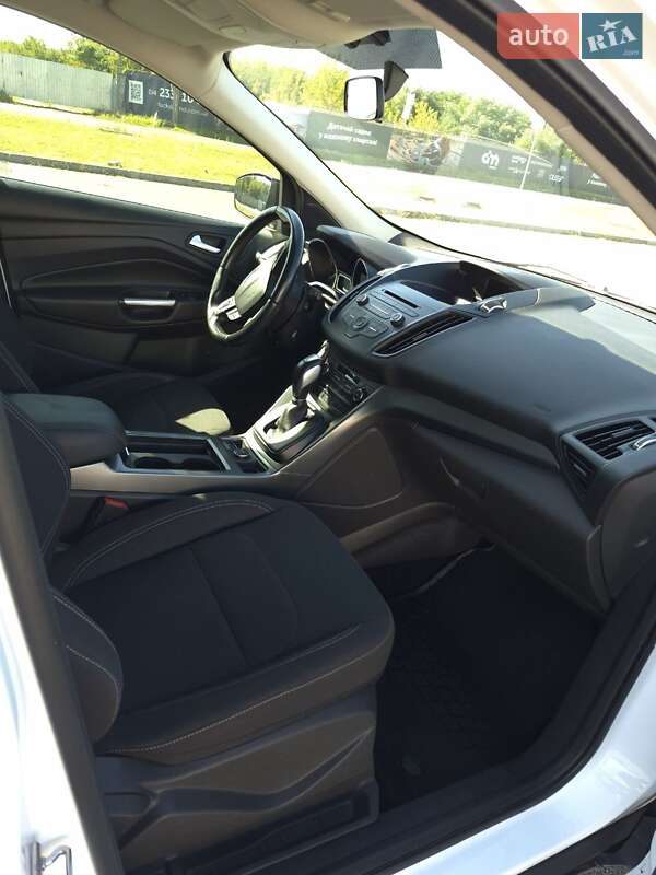 Внедорожник / Кроссовер Ford Kuga 2017 в Киеве